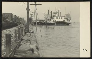 The flooding waters in Cairo, Illinois in 1913. Retrieved from the Library of Congress.