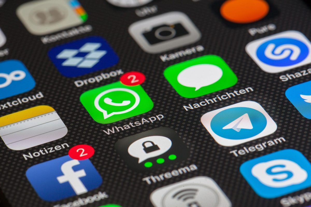 Social media alerts can be constant interruptions.  Retrieved from Pixabay.